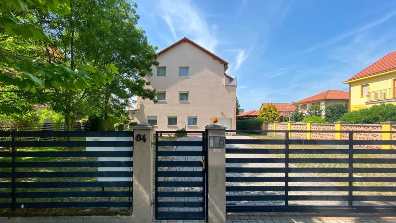 Aranypart Apartman Siofok Exterior photo
